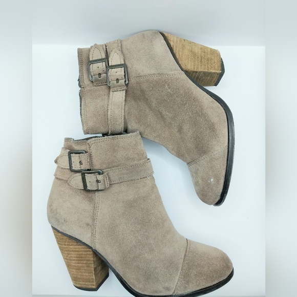 Vince Camuto Hasia Tan Suede Bootie 8.5 - Picture 3 of 5